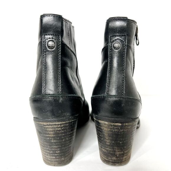 Hunter Black Ankle Zipper Heeled Booties - Picture 4 of 8